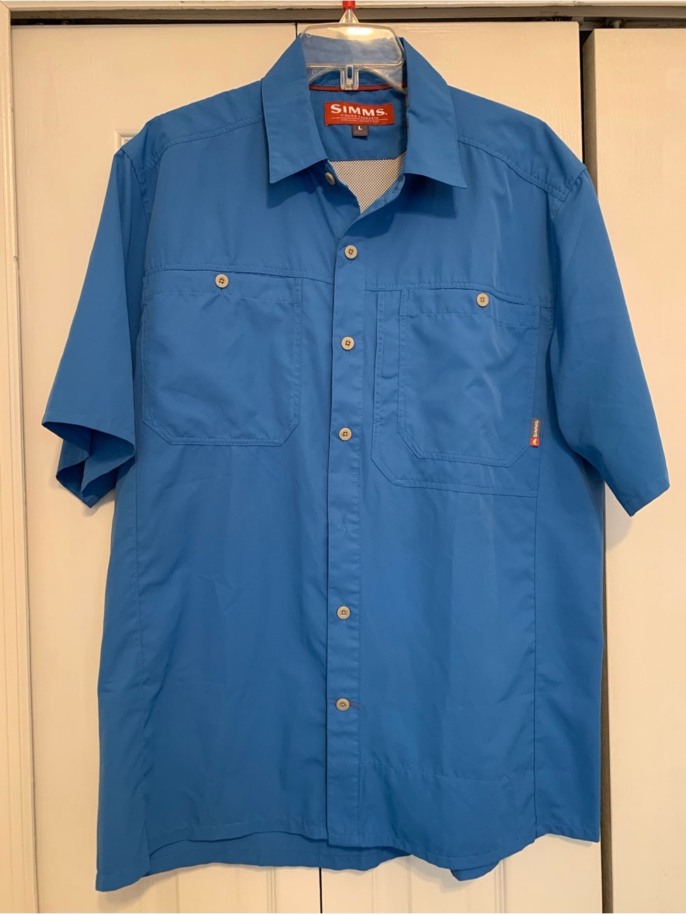 Simms Fishing Button Down Short Sleeve Shirt Men’s Size Large Outdoor Fishing